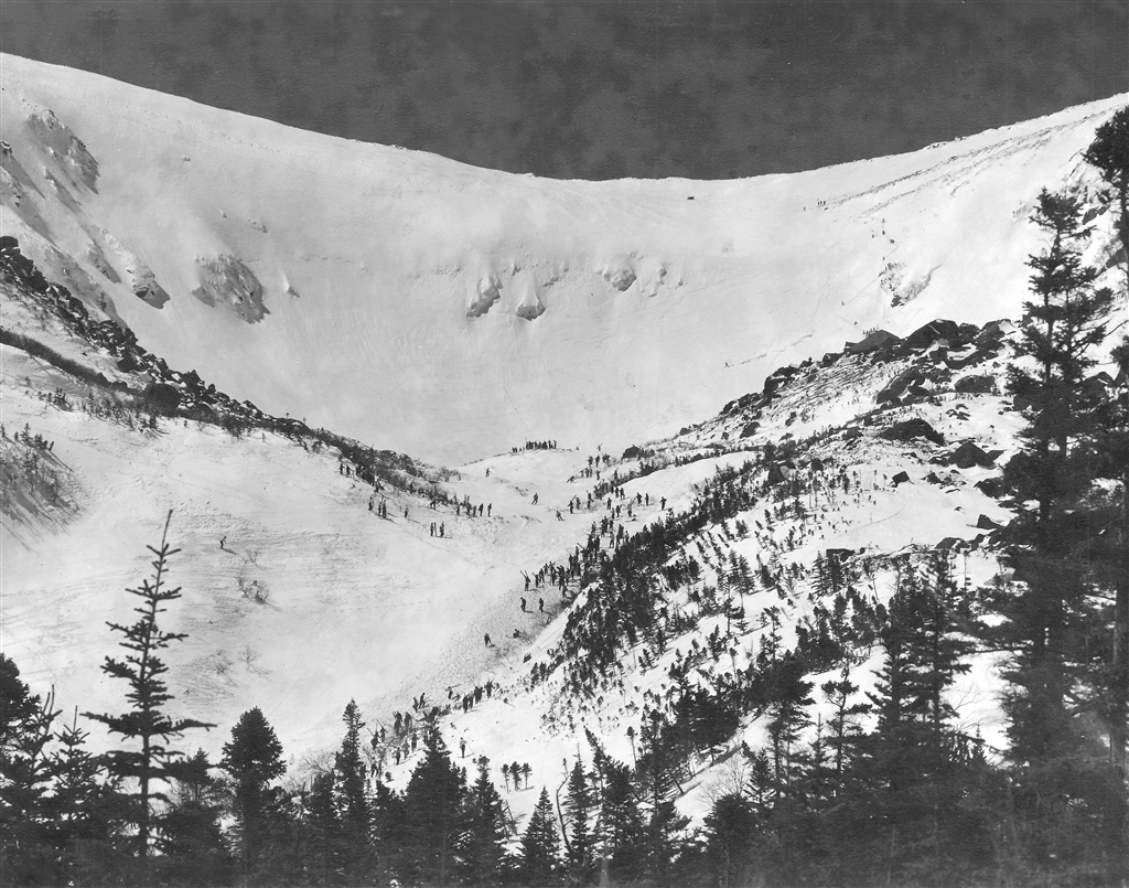 Tuckerman Ravine on April 16, 1939. The Inferno racers skied the Lip, in the center right of the photo. Victor Beaudoin photo. 